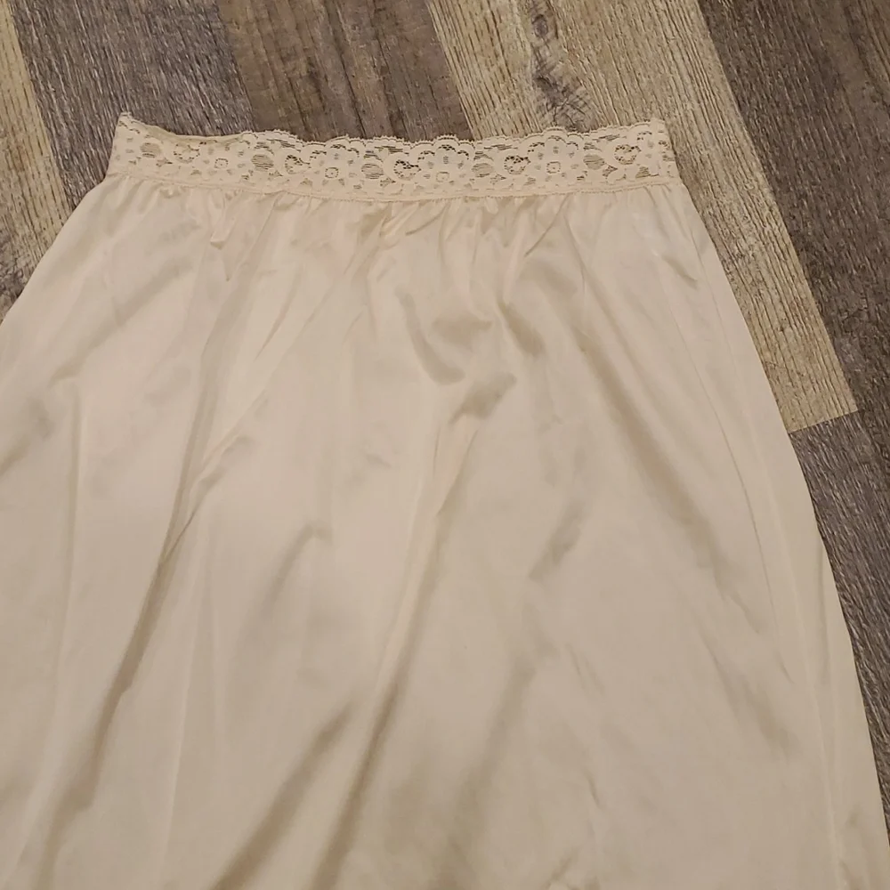 Vintage Vassarette Lace Elastic Waist Nylon Half Slip Size M